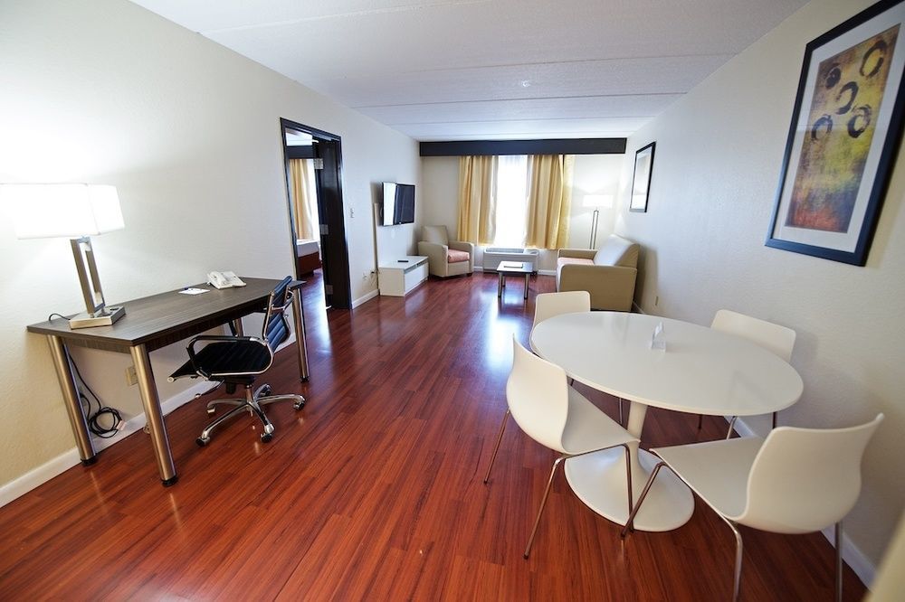 Hotel Sonesta Essential